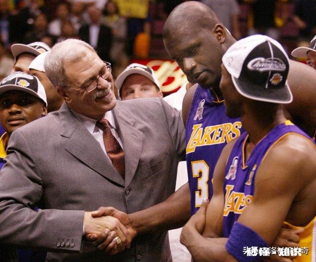 缅怀科比，奥尼尔泪流满面，他会成为科比名人堂的推荐人吗