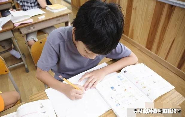 儿子眼看就要步入初二，孩子总是在狂刷题，但是成绩却不见提升，如何解决