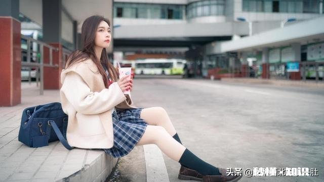 本人女,大学生,觉得综艺做作,不看热门韩剧,无男友,没钱旅行。爱看的书不流行。觉得很孤独,怎么办