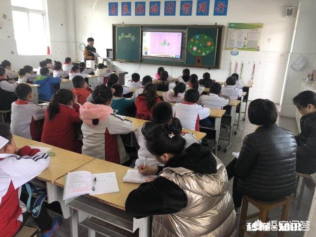 初二男孩儿上课睡觉不写作业，极度叛逆不学习，怎么办