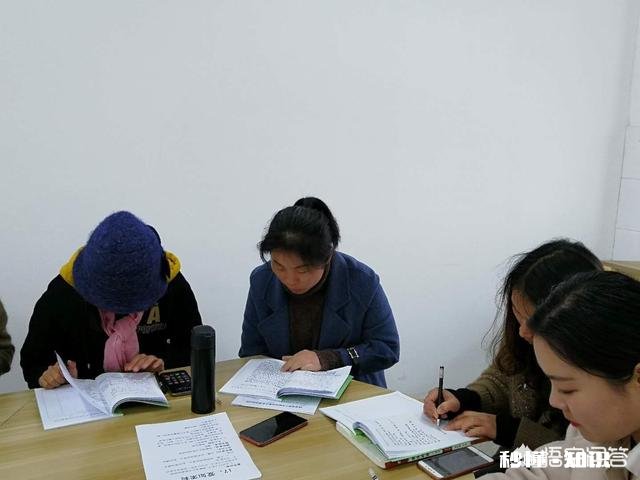 初二男孩儿上课睡觉不写作业，极度叛逆不学习，怎么办