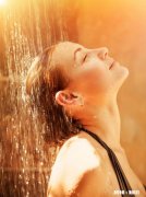 聊天时经常说「我去洗个澡，一会儿再聊」的女生考虑过男人的感受吗