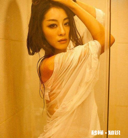 聊天时经常说「我去洗个澡，一会儿再聊」的女生考虑过男人的感受吗