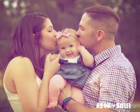 新手爸爸如何在与宝宝的交流玩耍中成长