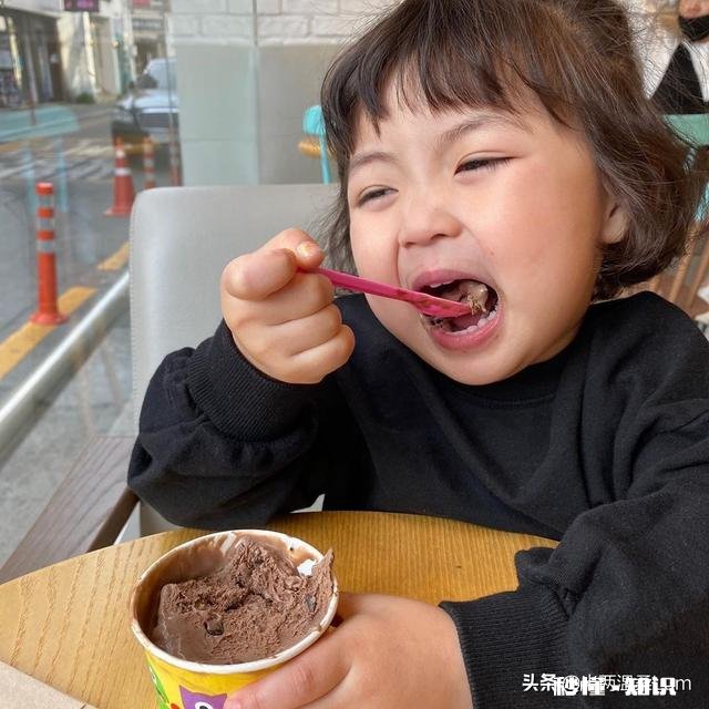 生气不说出来也不承认生气，这样的女生应该怎么哄