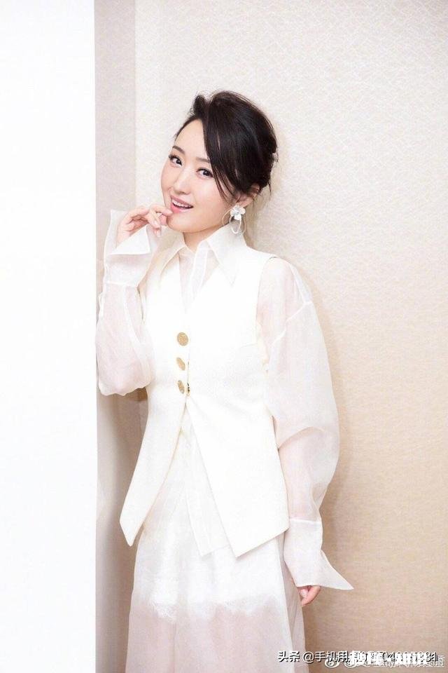 你用哪些美女当手机封面