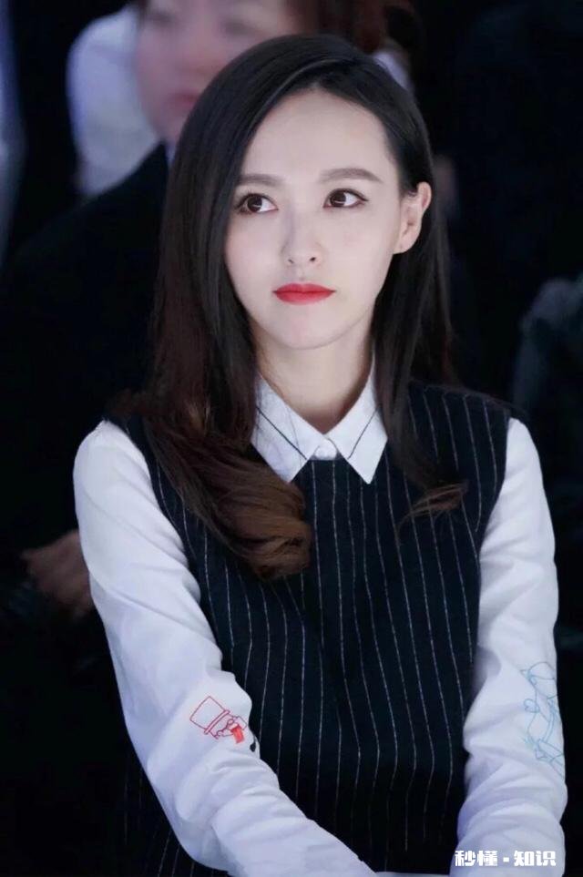 为什么唐嫣的资源突然变得这么好，时尚资源、电影资源都有了，电影还和各种大咖搭戏