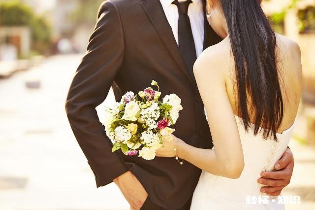 老师追求同学还发生关系了怎么处理