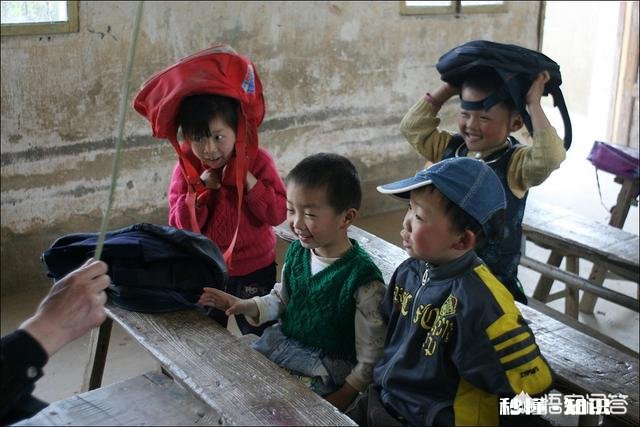 孩子在学校挨打了，家长应该如何看待和处理这件事