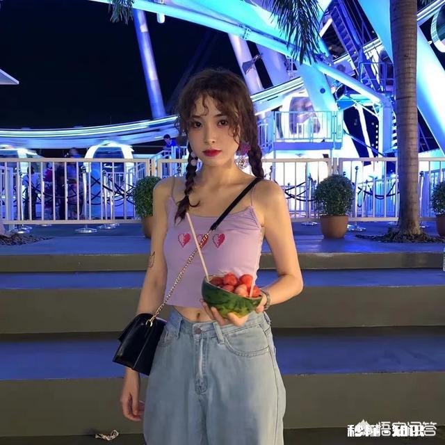 牛仔裤，牛仔衣服配什么样的头发好看