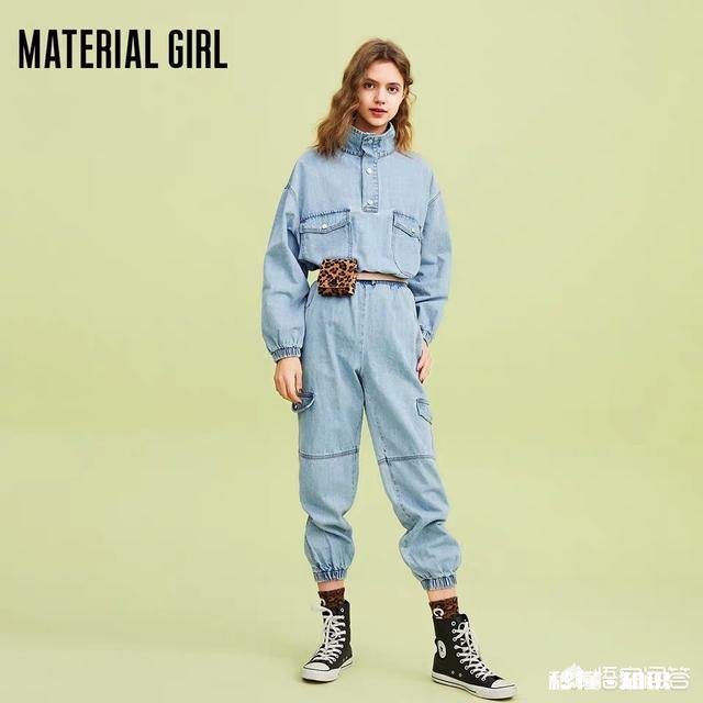 牛仔裤，牛仔衣服配什么样的头发好看