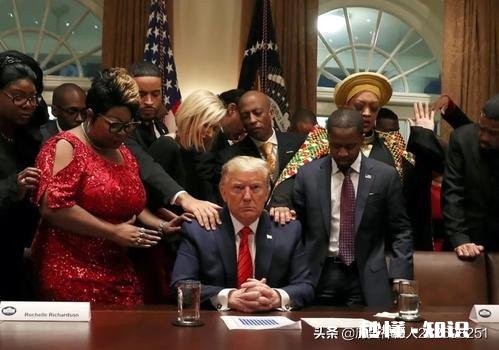 美国病毒死亡差两千就要升到第一了，你怎么看美国的防疫形势