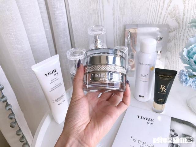 33岁，油皮，偶尔长痘，有没有推荐的护肤品