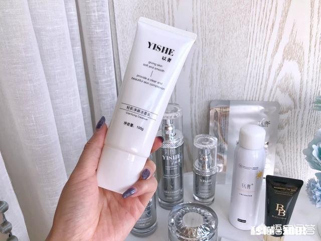 33岁，油皮，偶尔长痘，有没有推荐的护肤品