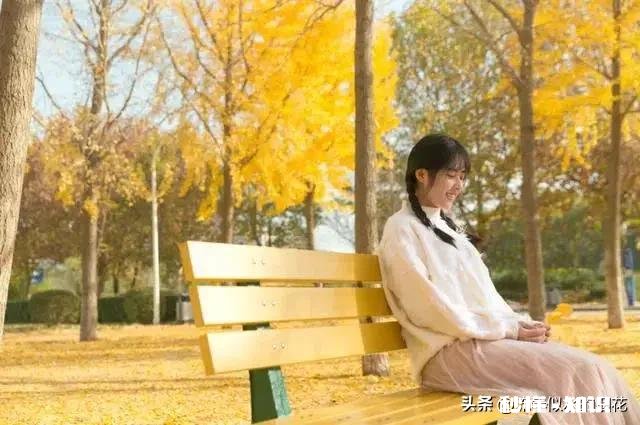 每天都处在崩溃的状态怎么办，我想哭，又不敢哭，怕被爸爸看到，只要是自己一个人的时间都会哭，崩溃