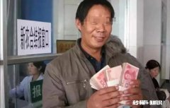 交有社保不想交新农合，不交爸妈又无法报销医疗费，该怎么办