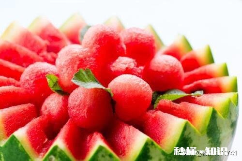 你认为在夏天最必不可少的水果是什么