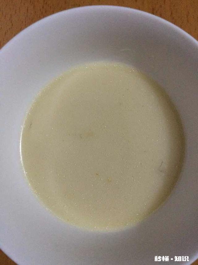 怎么做一道家常美味的鲜鱼汤，汤色白，微微辣，营养丰富的那种