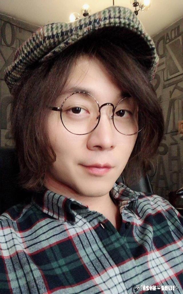 王者荣耀玩家观看张大仙三年直播‘学技术’，一看段位都白学了，你怎么看