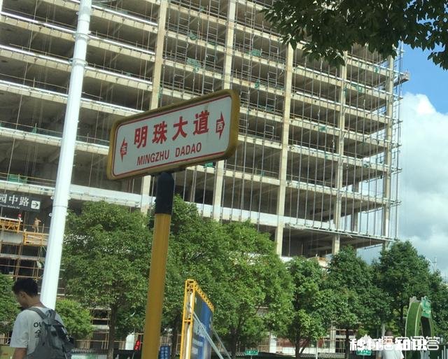 说在贵阳买不起房的人，是因为房价太高，还是因为收入太低