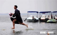 如果速度足够快，人可以在水面奔跑吗