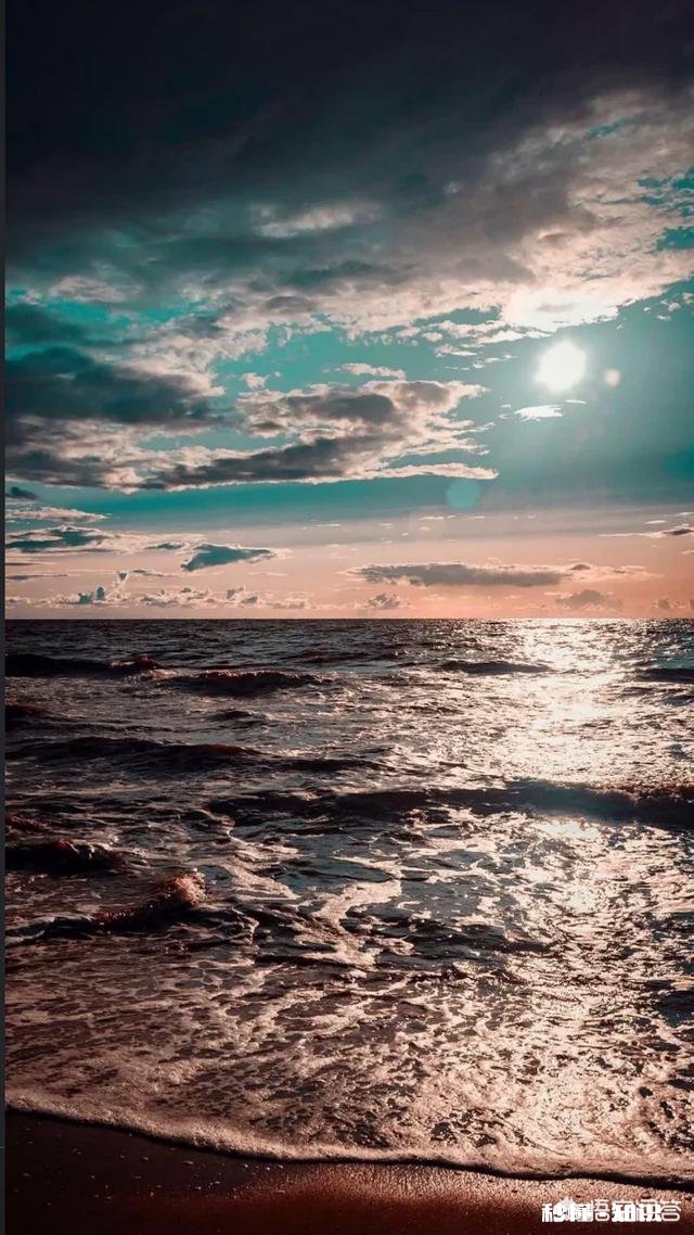 什么壁纸可以显的手机屏幕比较大