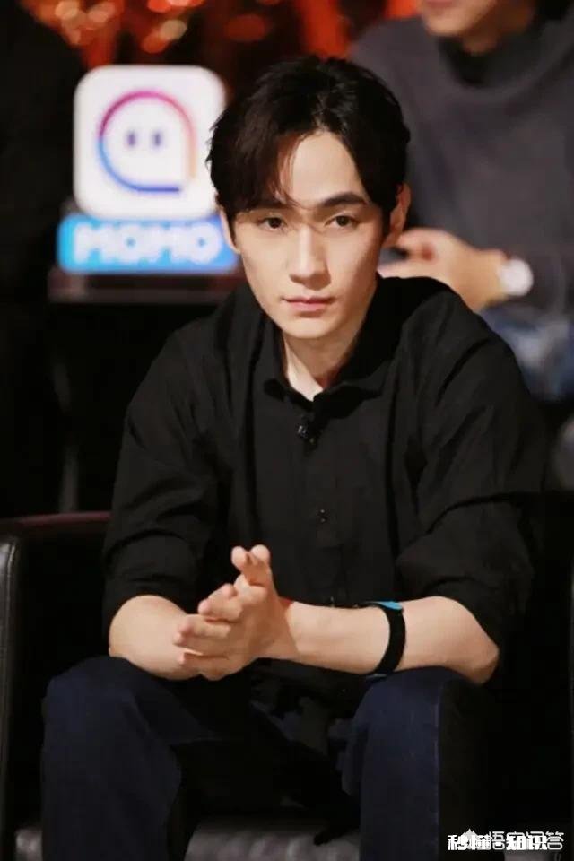 你觉得朱一龙为什么是你的偶像