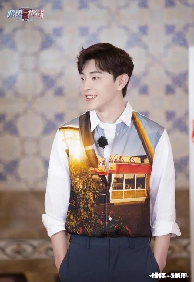 如何看待邓伦因为今年参加综艺节目太多演戏太少，粉丝脱粉事件