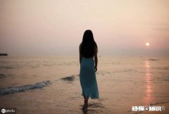 爸爸是孝子却因看透我奶奶的不公对待哭的像个孩子！怎么办