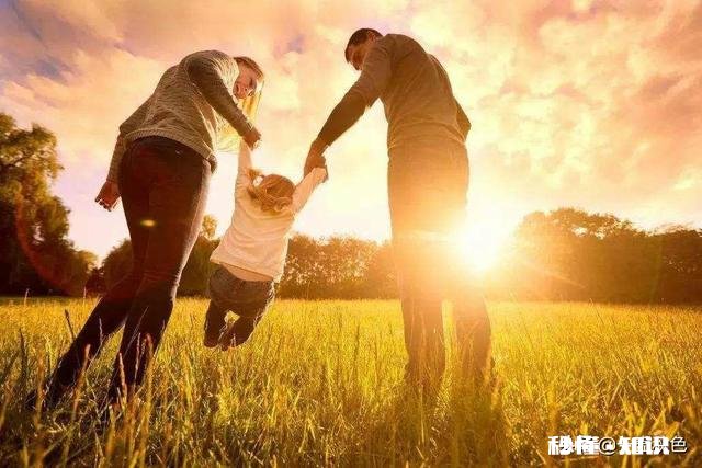 爸爸是孝子却因看透我奶奶的不公对待哭的像个孩子！怎么办