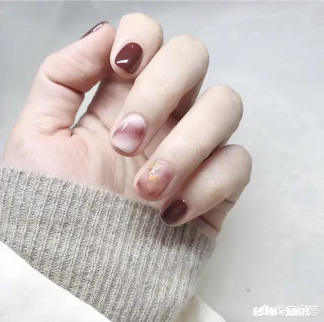 有哪些简约漂亮的美甲推荐