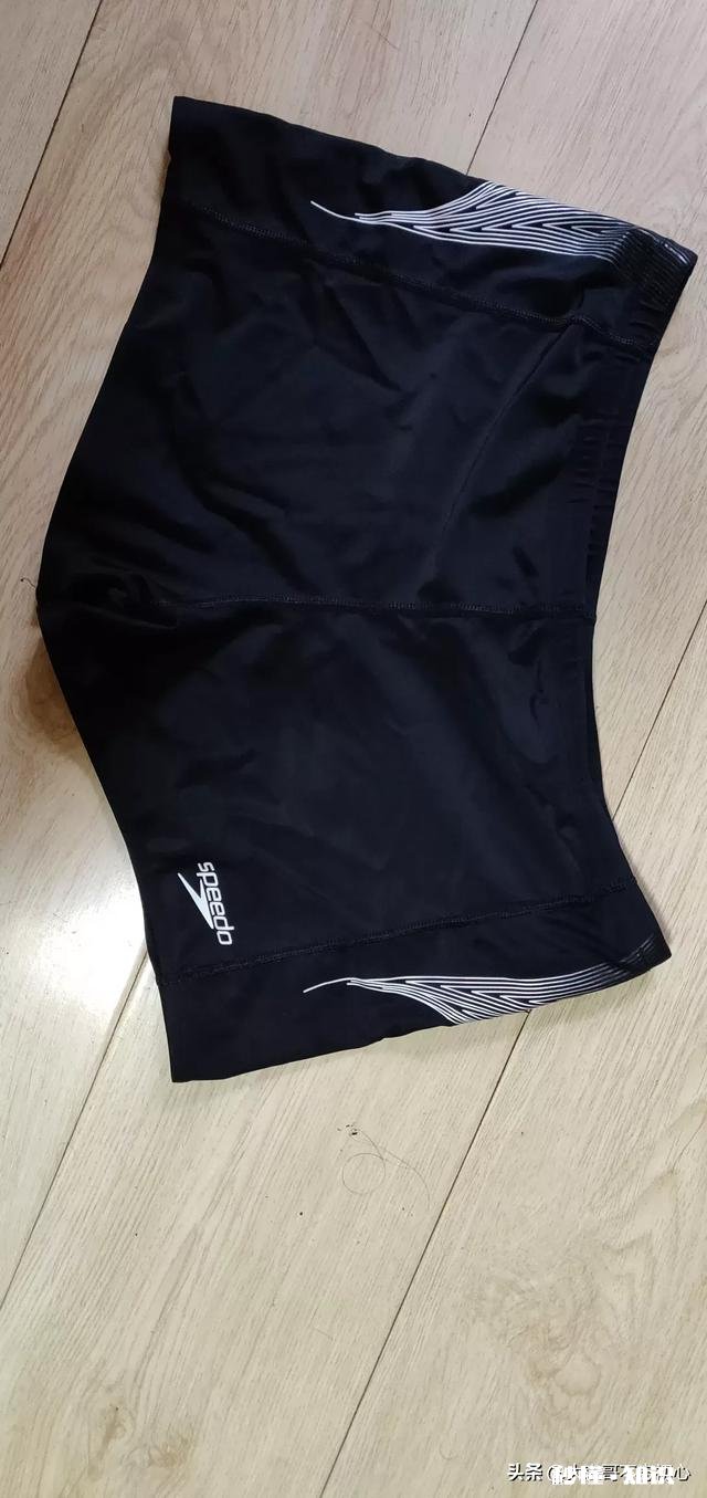 大家知道怎么挑选泳衣吗