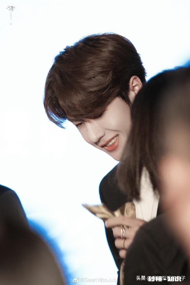 想问问追星女孩对自己爱豆的成绩在意吗