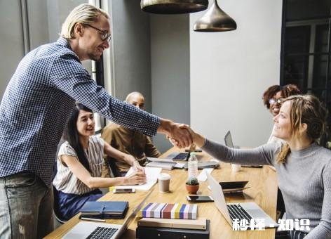 女孩子怎样才能变得落落大方呢