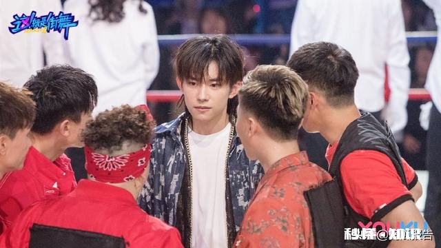 易烊千玺队的舞蹈真比韩庚队的好吗