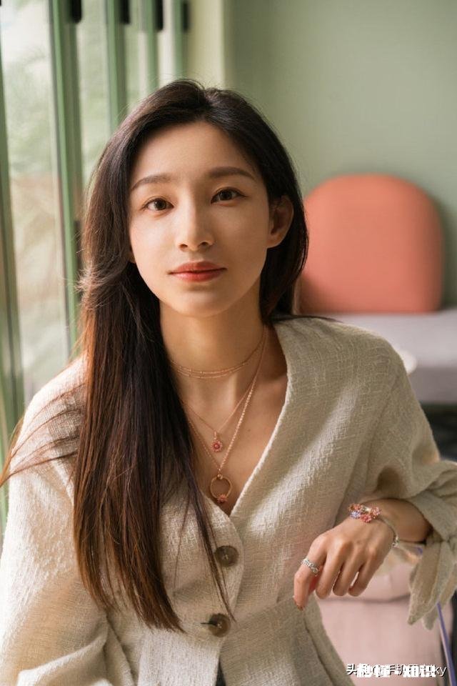 为什么快30的女人对谁都忽冷忽热的，对她的朋友比对男朋友还好