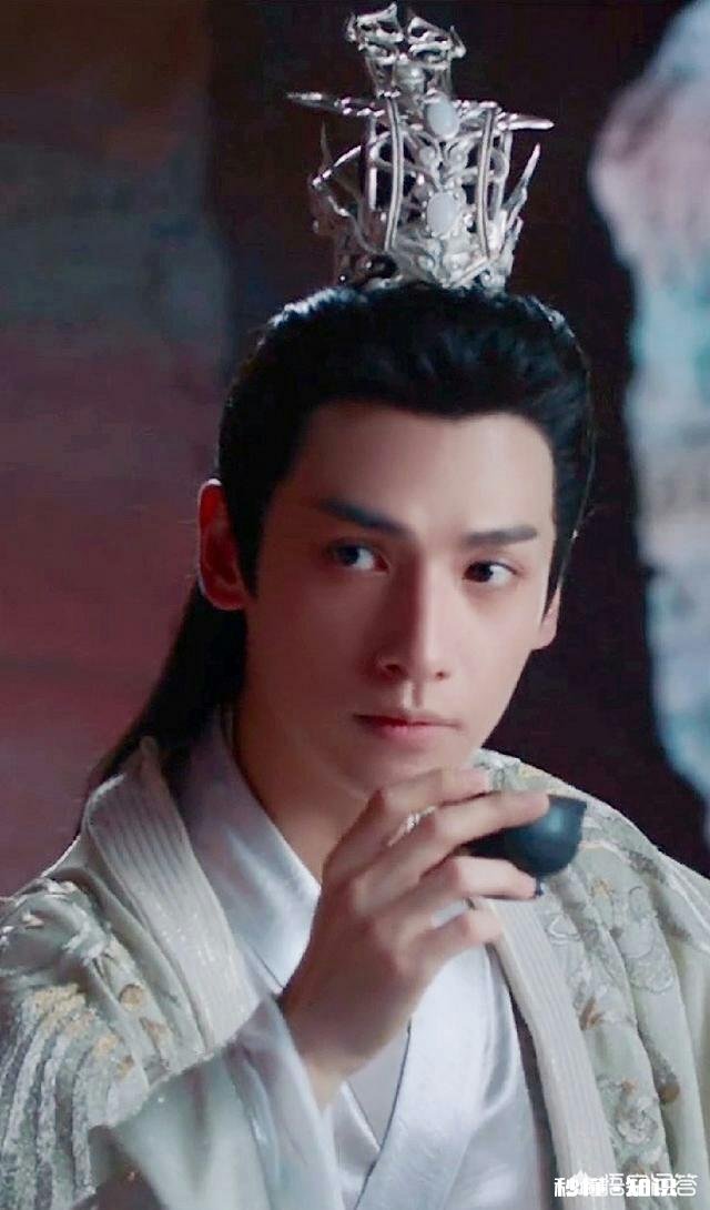 你们觉得是《香蜜》中的主演颜值高一些,还是《天乩》中的主演颜值高一些为什么