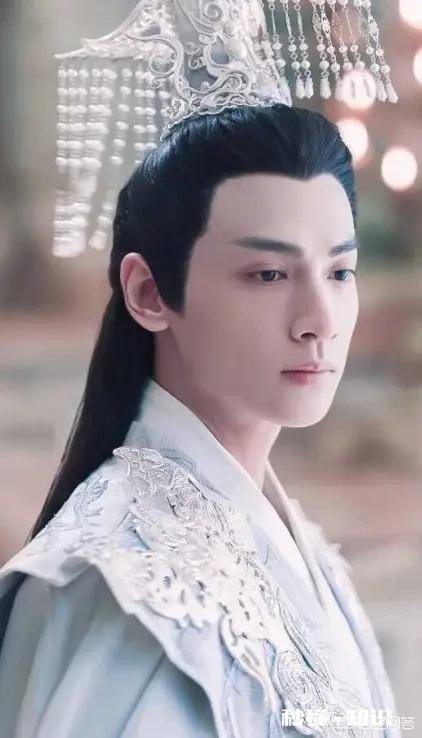 你们觉得是《香蜜》中的主演颜值高一些,还是《天乩》中的主演颜值高一些为什么