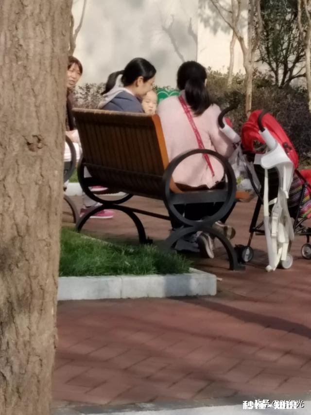 每次我男朋友送我东西室友都用各种话挤兑我酸我，这样的室友还算得上朋友吗