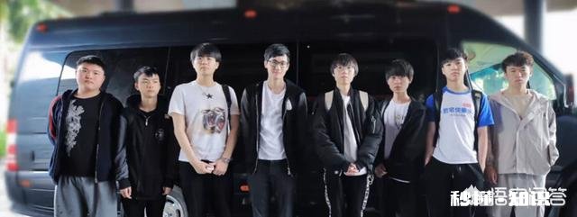 英雄联盟音乐节既颁奖之夜RNG小虎全程陪跑，网友说混子不配拿奖，你怎么看