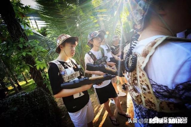 英雄联盟音乐节既颁奖之夜RNG小虎全程陪跑，网友说混子不配拿奖，你怎么看