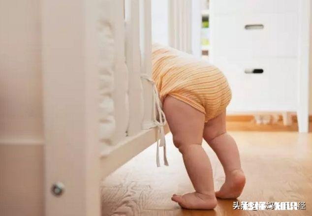 四个月宝宝的腿纹还是不对称，该怎么办啊