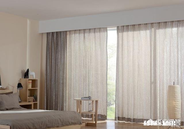 你说房间的窗户为什么都喜欢挂窗帘难道仅仅是遮挡光线、防进灰尘吗