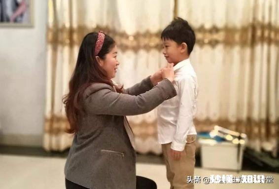 父母为了教育，当着孩子的面毁了他心爱的东西是对还是错，为什么