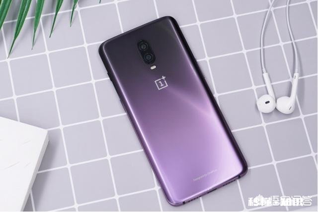 马上到圣诞节了，送给男朋友一部一加6T手机做礼物怎么样