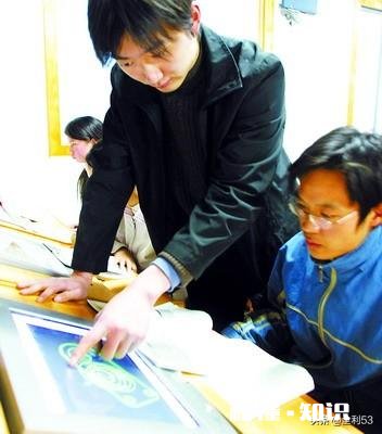 刚上了一个多月的班。感觉不是很适应，你们会怎么做