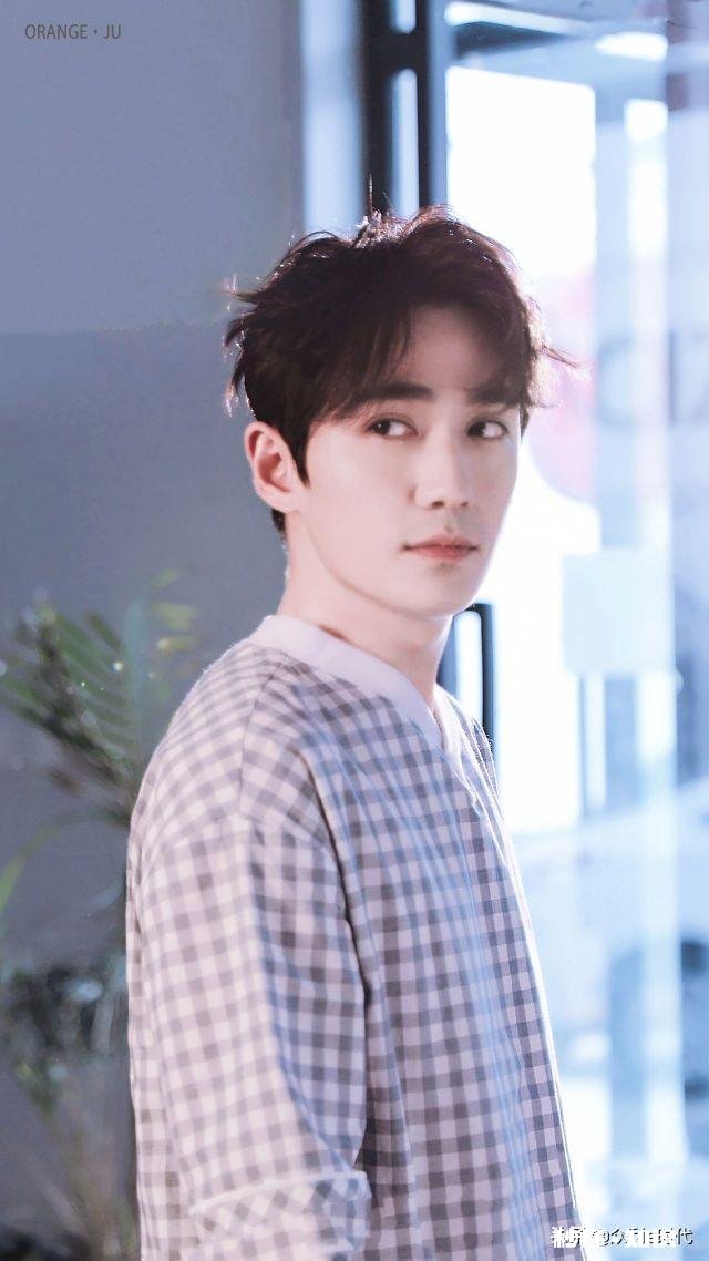 你觉得朱一龙的哪张照片最好看,求分享