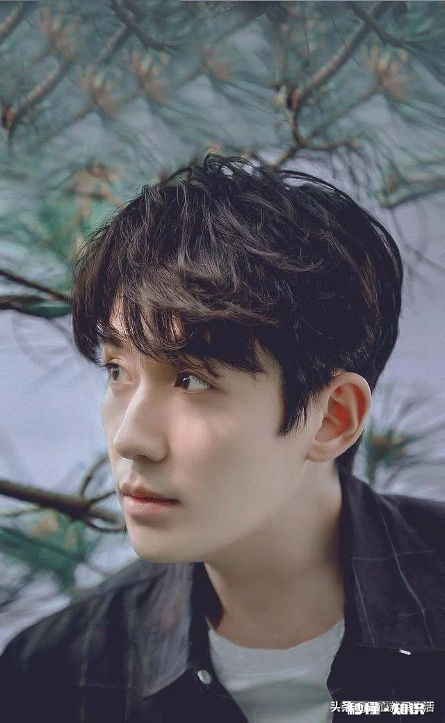 你觉得朱一龙的哪张照片最好看,求分享