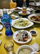 平时喝酒喜欢豪饮还是小杯慢饮呢