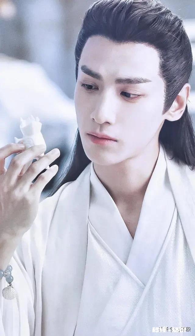 如何评价《香蜜沉沉烬如霜》罗云熙的演技